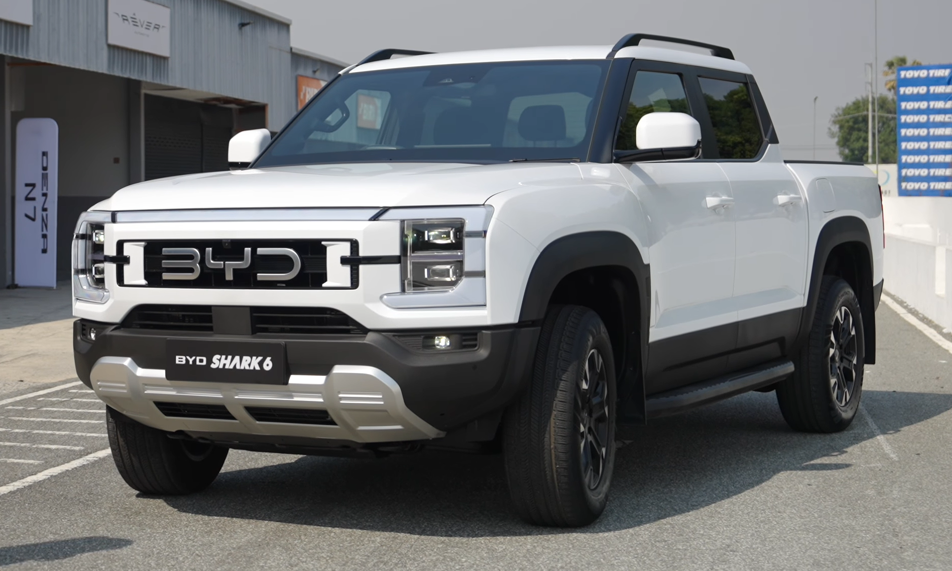 BYD SHARK 6