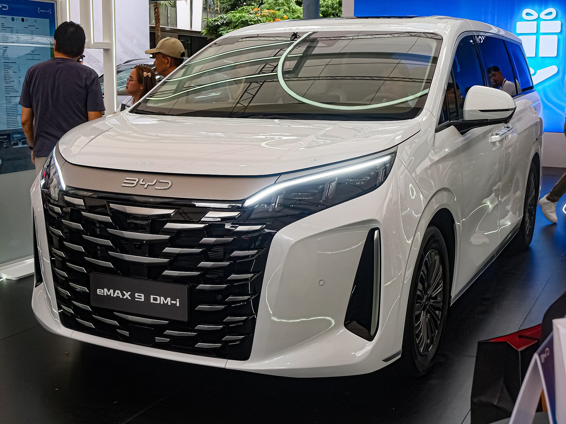 BYD Xia M9